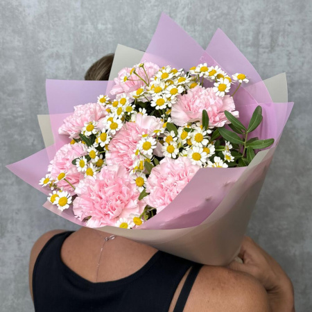 Букет_Букет из розовой гвоздики и ромашек