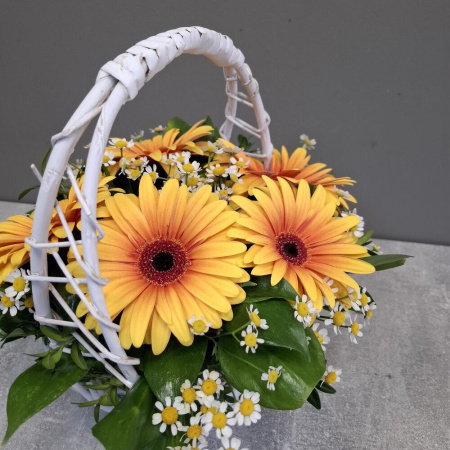 Букет_Корзина с яркими герберами