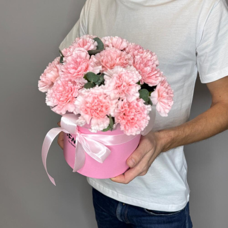 Букет_Коробочка из нежно-розовых гвоздик